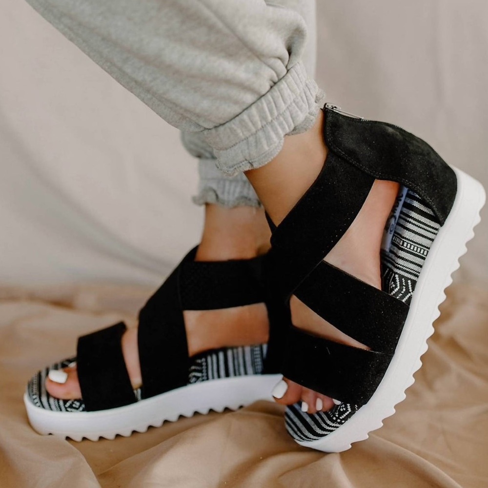 Very G Allie size 11